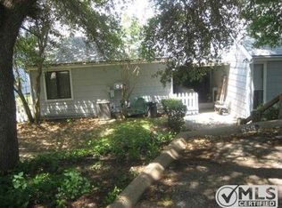 656 Harbor Dr, Azle, TX 76020