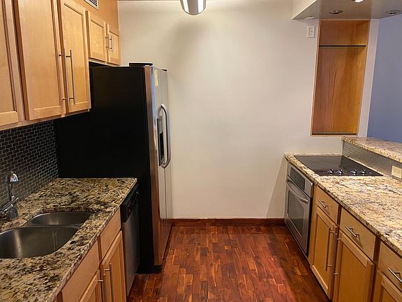 4th image of 535 N Michigan Ave APT 1305