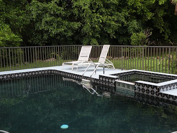 5th image of 15401 Shamrock Dr