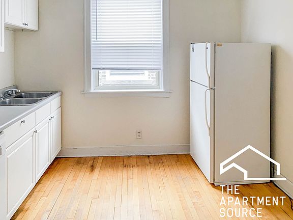 2nd image of 4821 N Wolcott Ave APT 3A