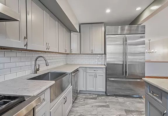 5th image of 454 Franklin Ave