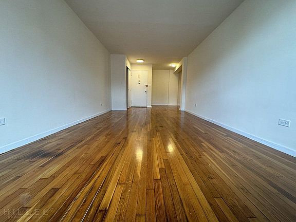 3rd image of 3324 Parsons Blvd #6MM