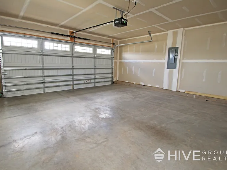 3790 Mayfield Rd — Photo 20
