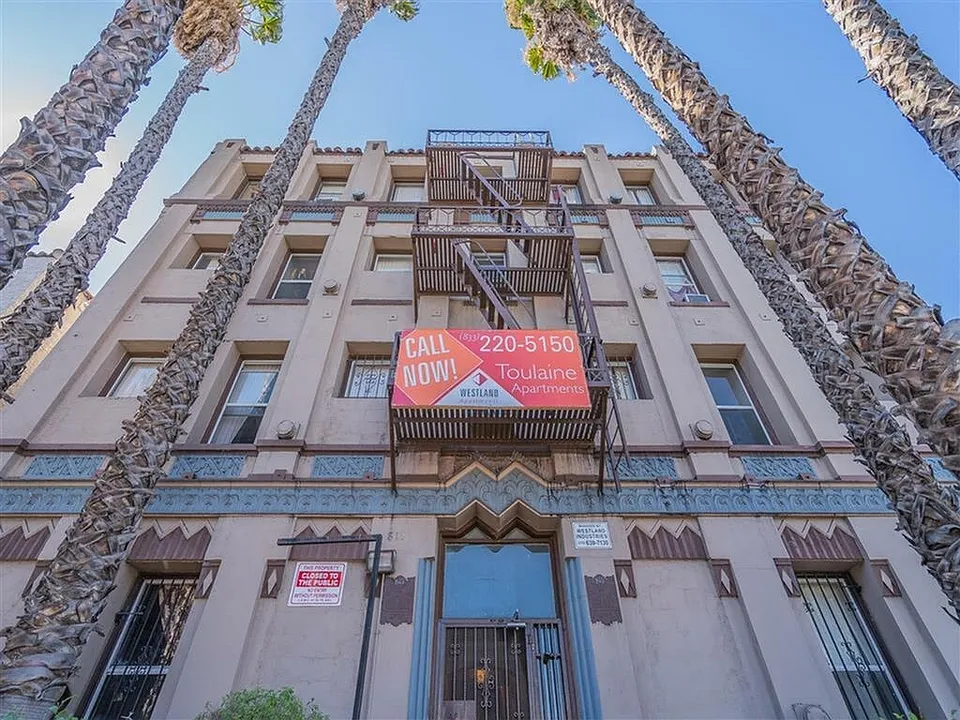 Irolo building