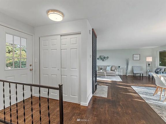 5th image of 14624 W Thorne Ln SW
