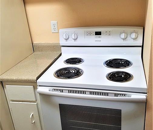 5th image of 5625 Antoine Dr #505