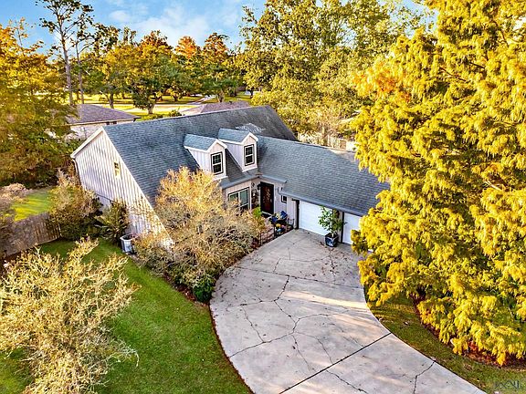 4th image of 9 Clairmont Ln