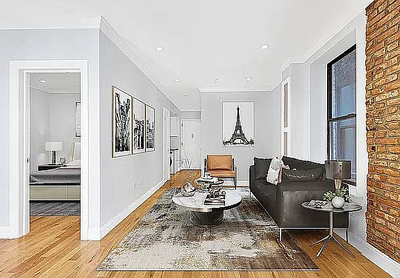 2nd image of 440 W 47th St APT 5H