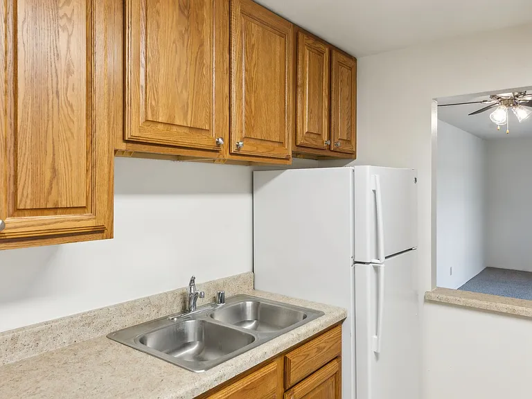 Country Meadows Apartments — Photo 35