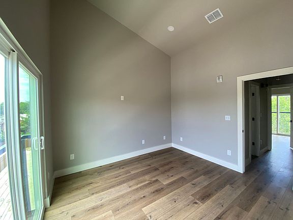 5th image of 1823 Burnet St Building 2
