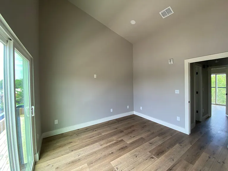1823 Burnet St #2 — Photo 5