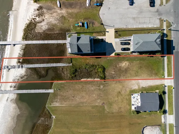 1013 Shepard Street, Morehead City, NC 28557