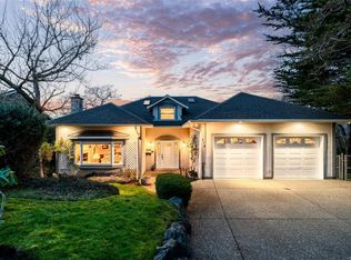 578 Island Rd, Oak Bay, BC V8S2T6