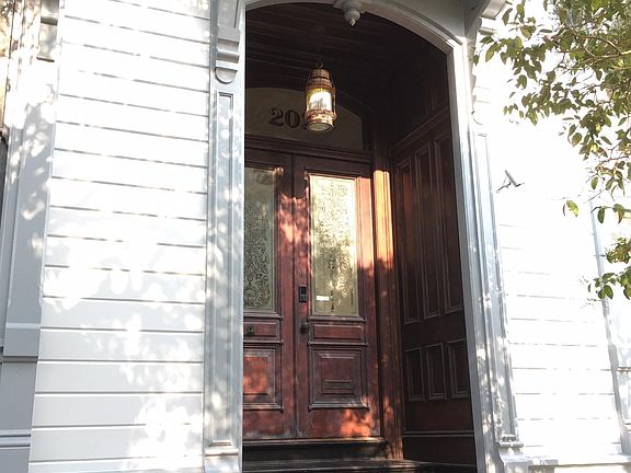 3rd image of 202 Laguna St