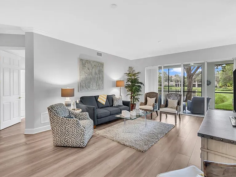 5204 Bouchard Cir #102 — Photo 7