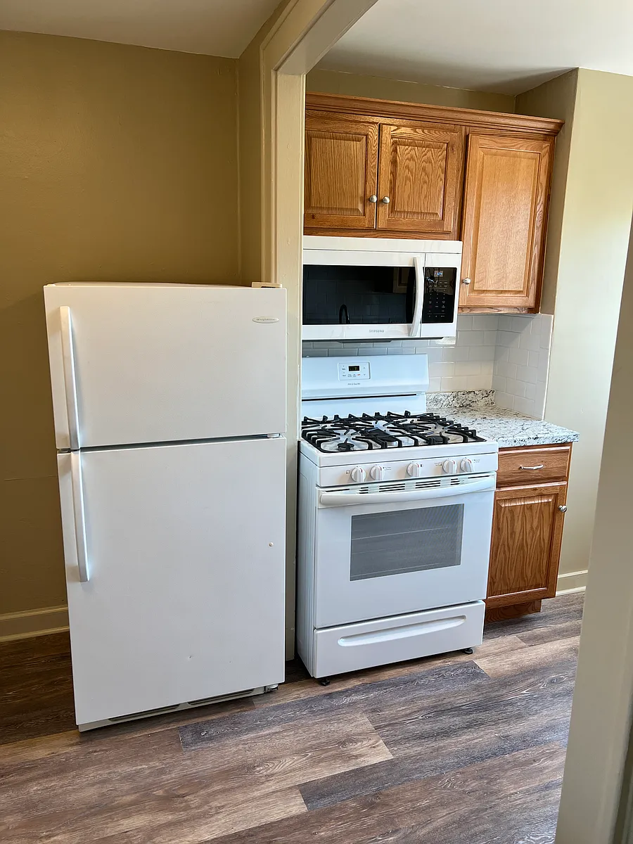 Building Photo - 1164 Kenmore Ave #12