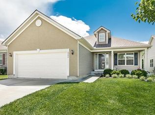 8844 Quill St, Lenexa, KS 66227