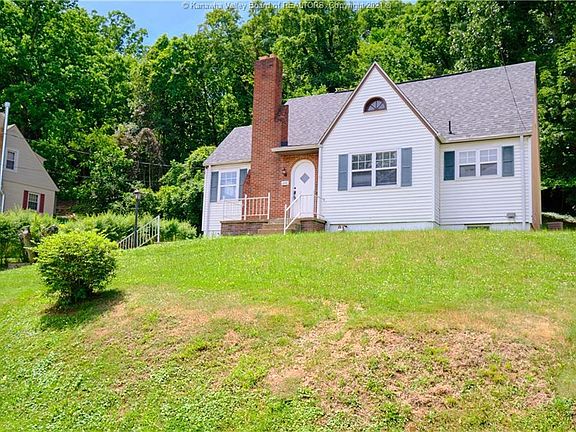 4th image of 648 Forest Cir
