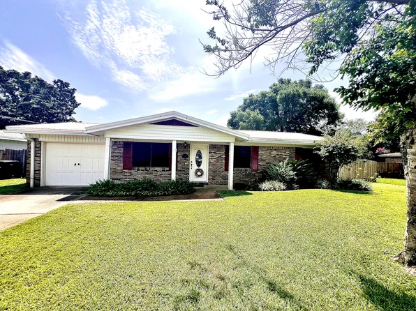 307 Sikes Cir, Fort Walton Beach, FL 32548