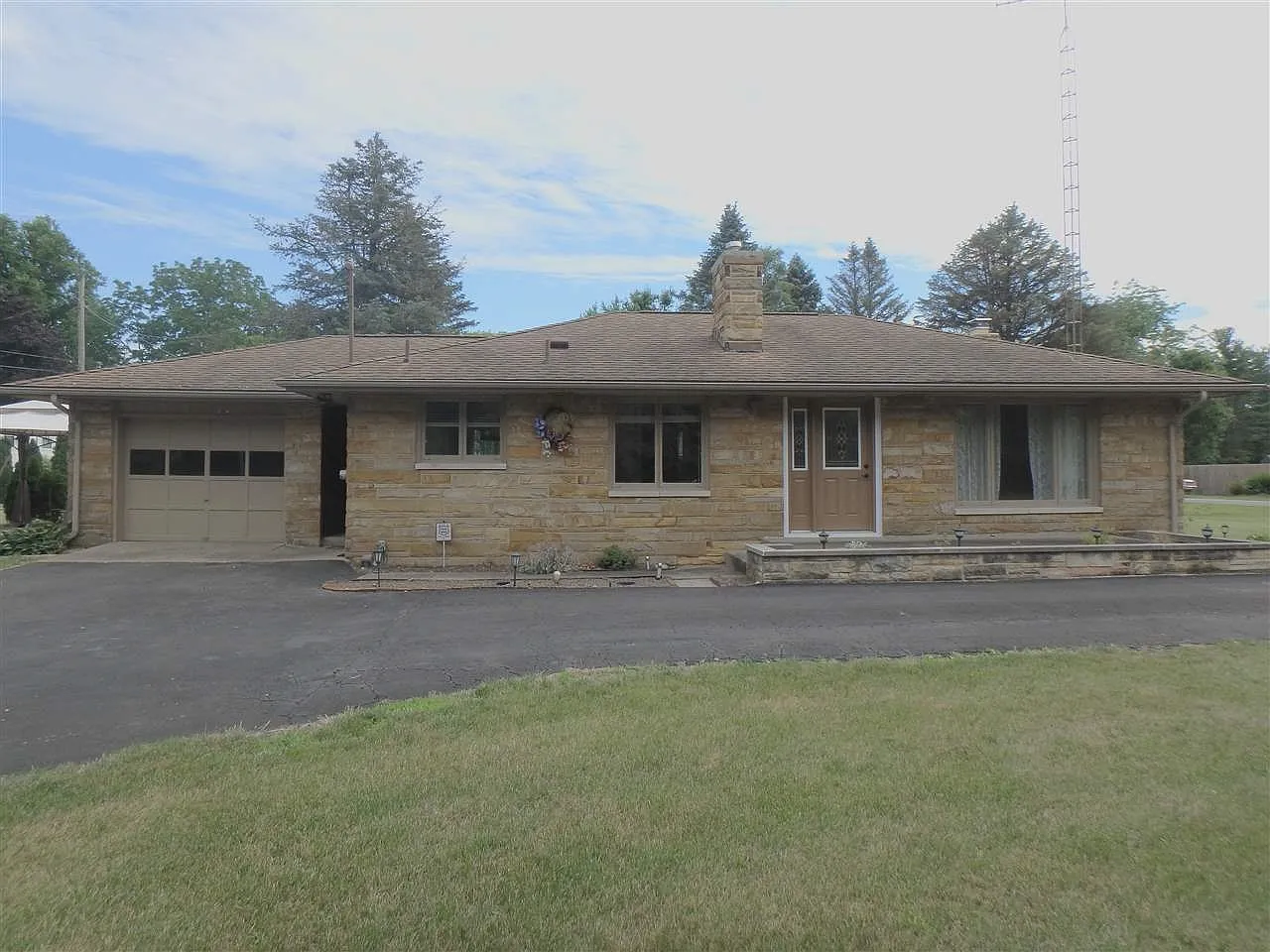 25560 Grant Rd photo 1