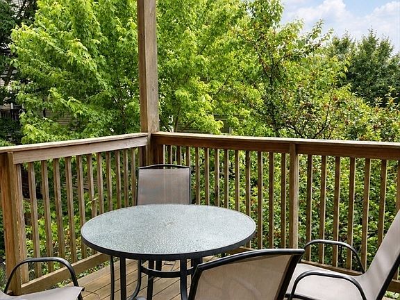 4th image of 14 Hartland St #2