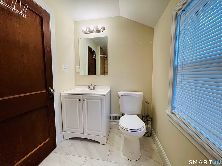 194 Washington Ave — Photo 5