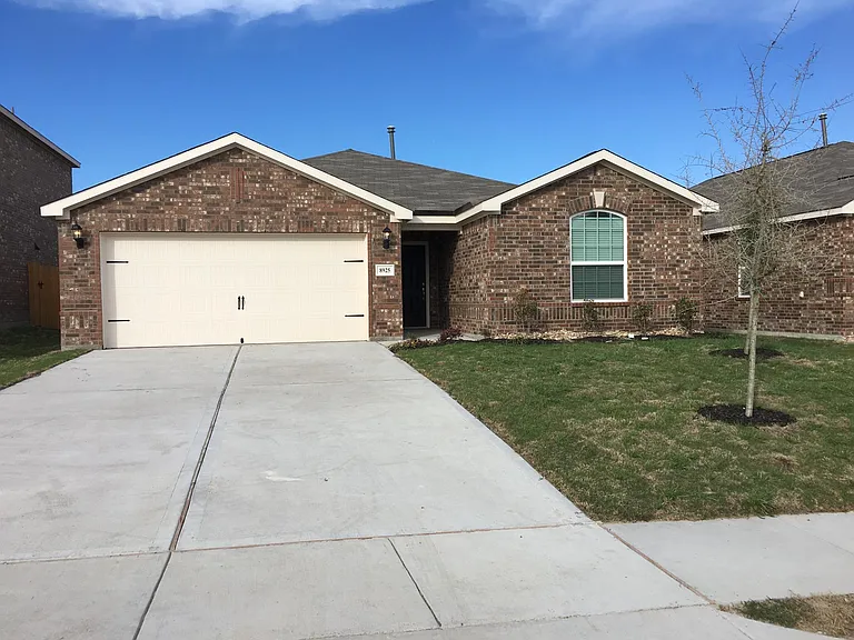 8925 Blackhaw St — Photo 1