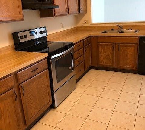 2nd image of 6329 Forest Park Dr