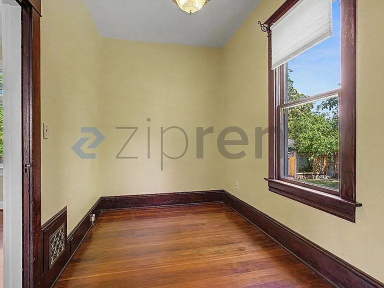 7820 N Van Houten Ave — Photo 13