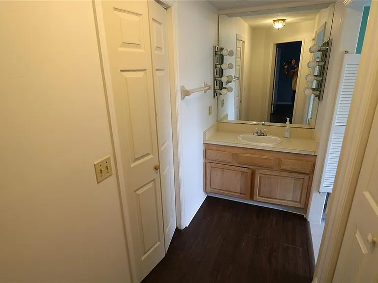 5424 Saddlebrook Way — Photo 27