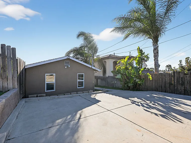 4045 C St — Photo 5
