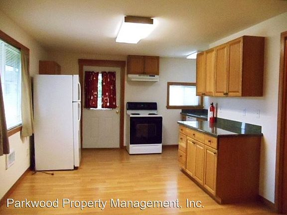 5th image of 7614 Burgess St W