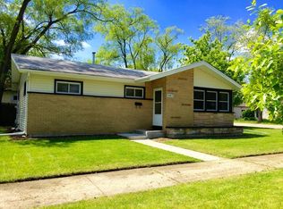447 W Byron Ave, Addison, IL 60101