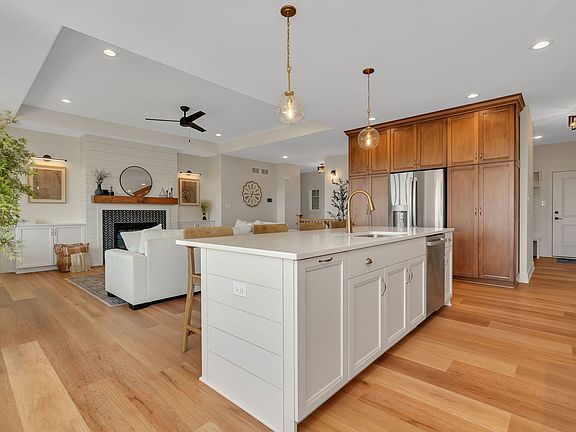 5th image of 1074 Kinley Dr
