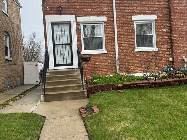 329 Hyde Park Ave, Bellwood, IL 60104