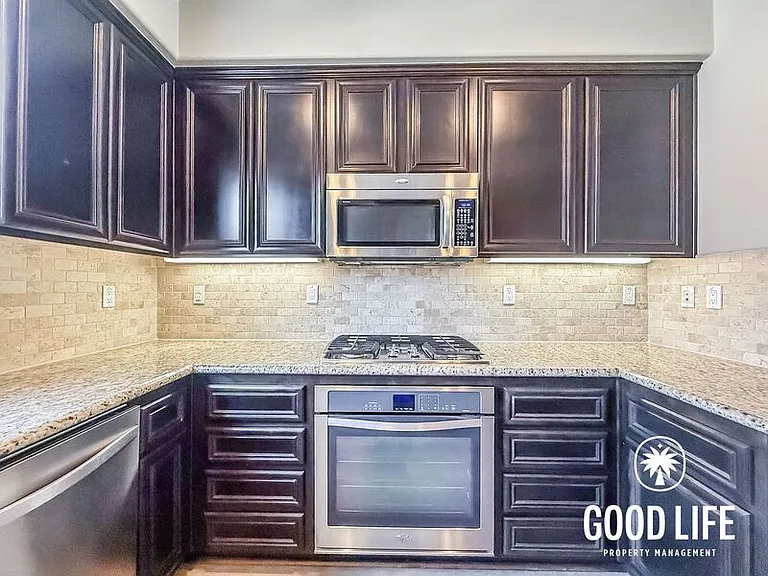 133 Playa Cir — Photo 2
