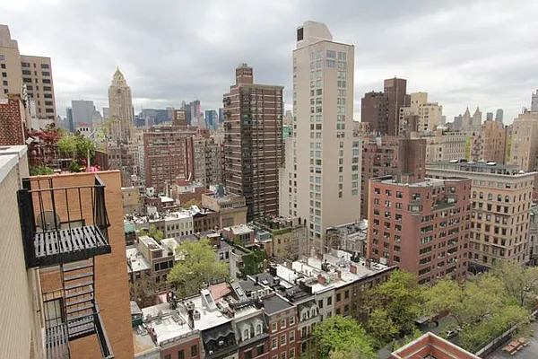 Sold by Real Estate Investors Group LLC | media 13