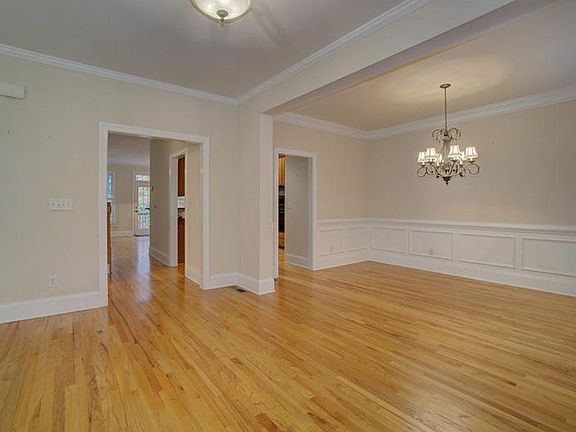 5th image of 3004 Gaston Cir SE