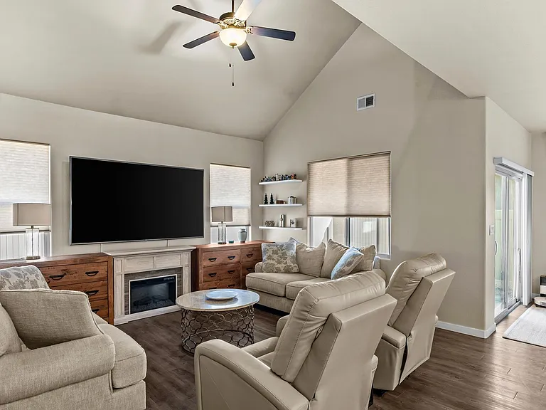 2478 Tiptop Ave — Photo 3