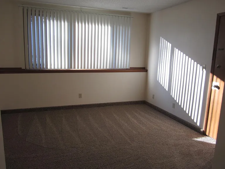 811 Clark Ave #6 — Photo 3