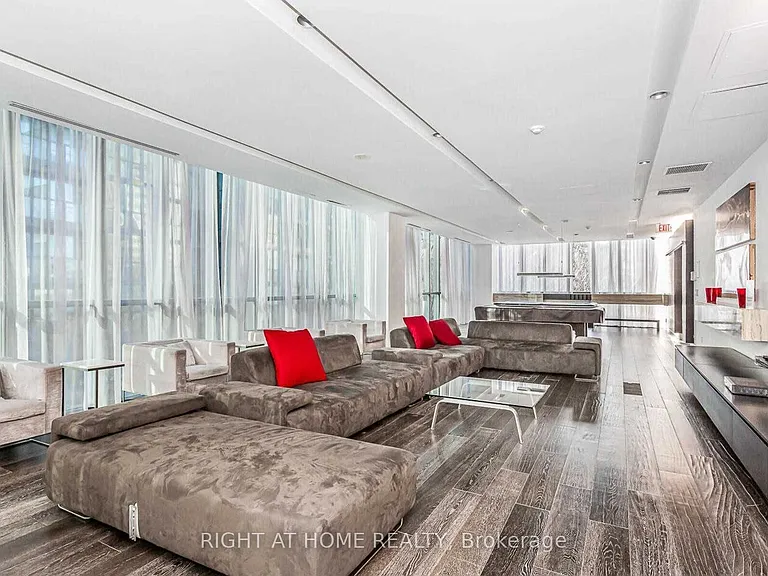 110 Charles St E #1702 — Photo 25