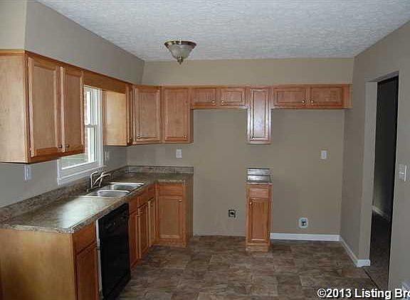 4th image of 370 Delania Dr
