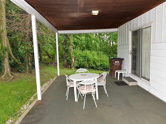 3rd image of 234 Shaw Ave