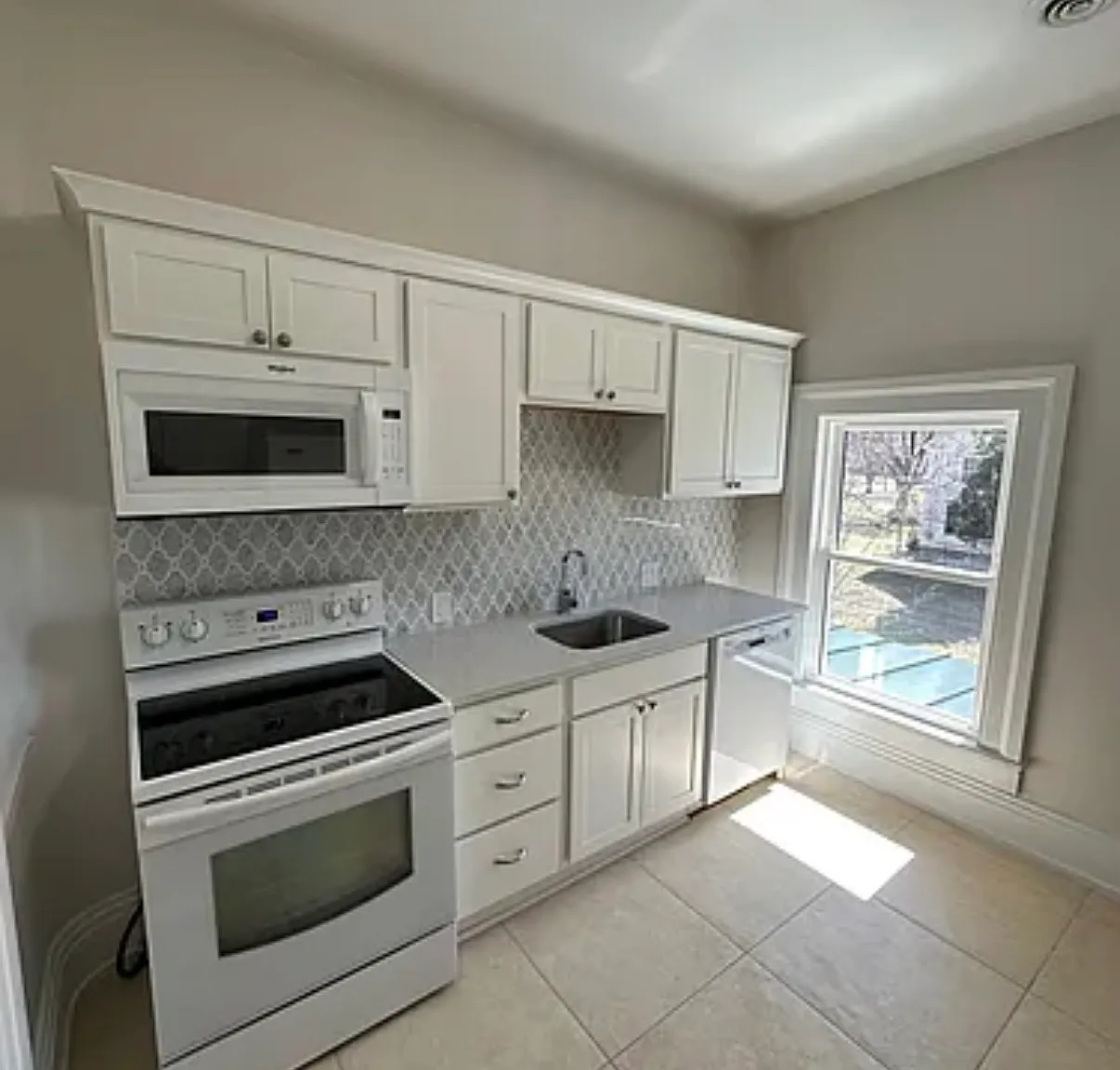 2 bed, 1200 sqft, $1,850 — Photo 2