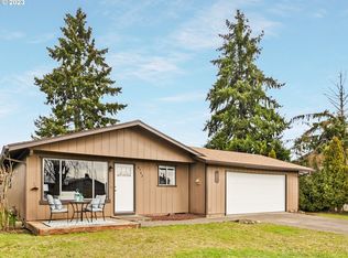 3763 Oak Ridge Ln, Hubbard, OR 97032