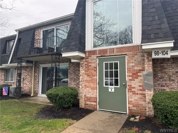 98 Foxberry Dr S #A, Getzville, NY 14068