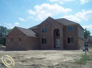 21640 Pine Cone Dr, Macomb, MI 48042