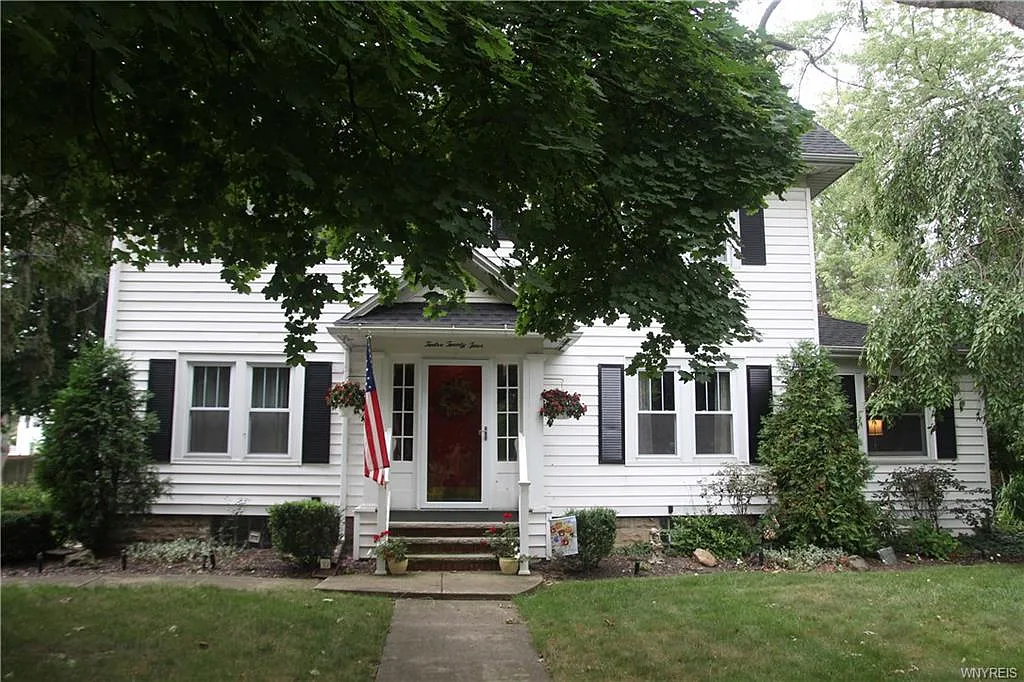 1224 Cayuga Dr photo 1