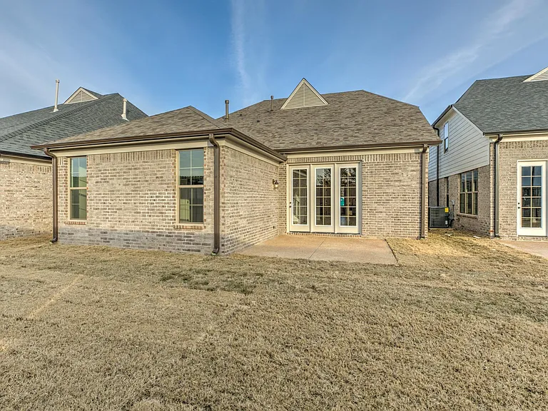 495 Maple St — Photo 22