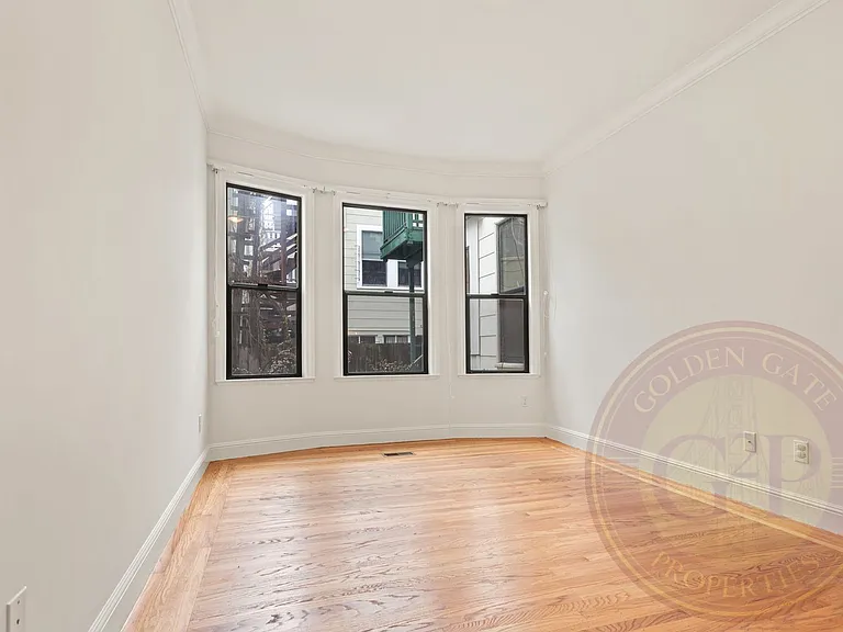1640-1642 Leavenworth St — Photo 8